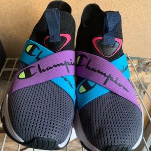 Mens 10.5 champion shoes close to brand new